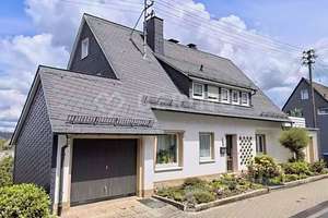 MEHRFAMILIENHAUS (3 WE) MIT 2 GARAGEN | WEIDENAUER-GIERSBERG