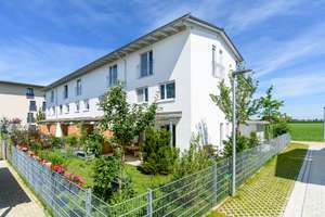 NEUBAU-Reihenmittelhaus mit sehr guter Ausstattung in Großkarolinenfeld! – Die vollständige Adresse der Immobilie erhältst du vom Anbieter., 83109 Großkarolinenfeld – Vorschaubild 2