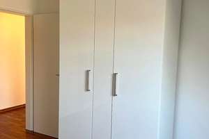 Helle 4,5 Zimmer-Penthaus-Wohnung miit Sonnenbalkon in Oberkassel/Lörick – Die vollständige Adresse der Immobilie erhältst du vom Anbieter., 40547 Lörick, Düsseldorf – Vorschaubild 15