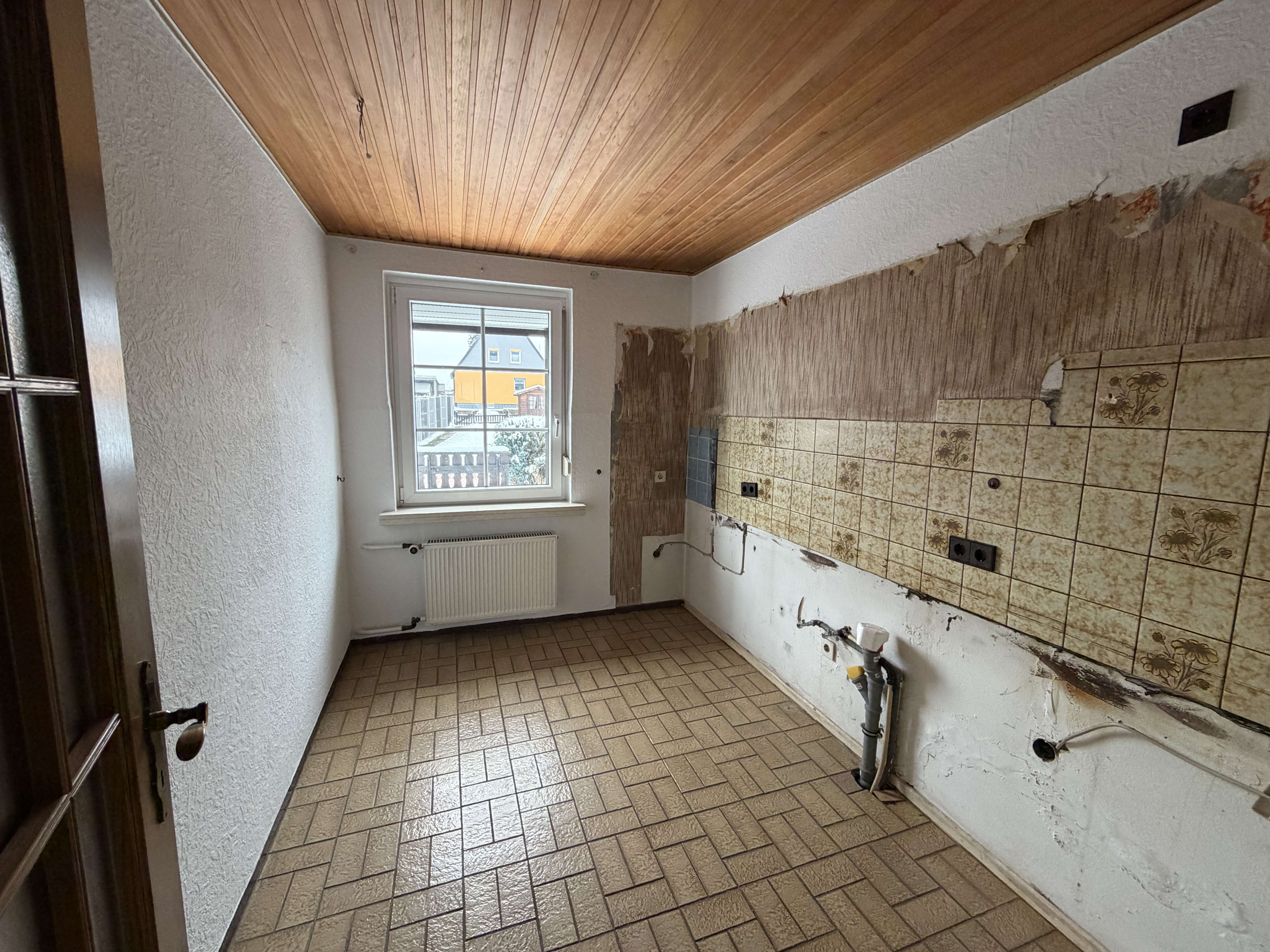 Immobilie in Bad Gandersheim - Gemütliches Reihenendhaus mit neuer Gas-Zentralheizung und Garage in Bad Gandersheim - Bild 2