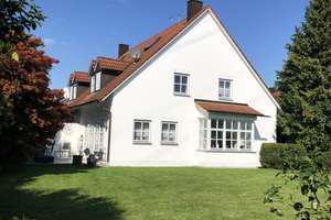 Lichtdurchflutete Doppelhaushälfte mit schönem eingewachsenen Garten – Die vollständige Adresse der Immobilie erhältst du vom Anbieter., 84034 Münchnerau, Landshut – Vorschaubild 1