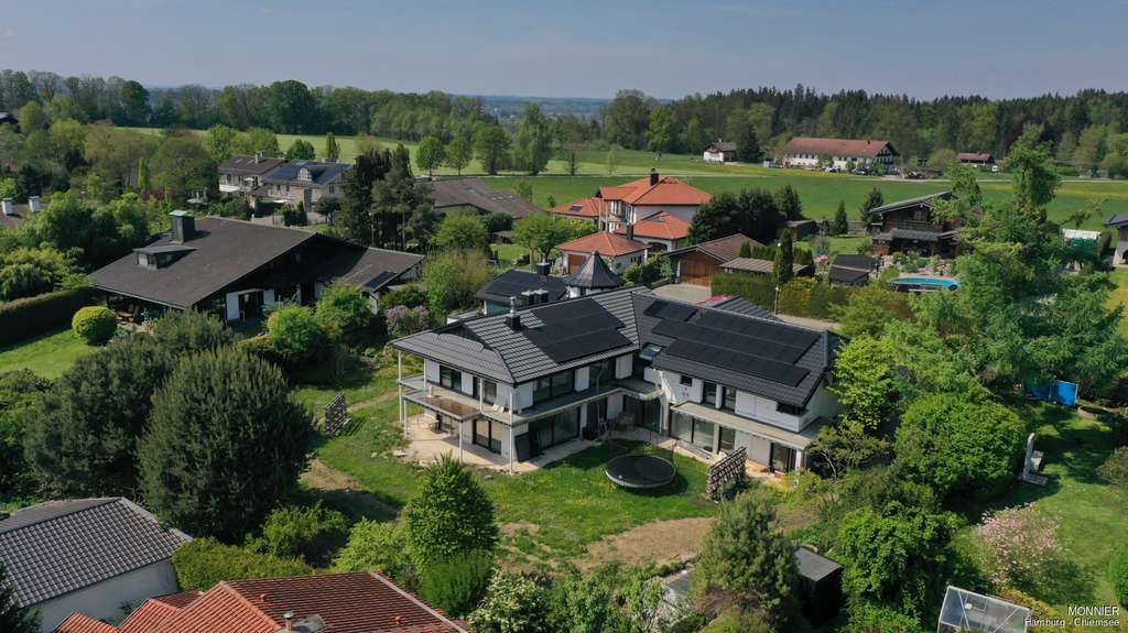 MONNIER IMMOBILIEN 
Traumhaftes Anwesen am Schlossberg mit Einmaligen Alpen Panorama