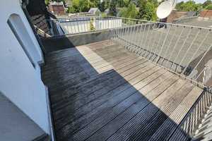 Gemütliche 2-Zimmer-Dachgeschosswohnung mit Dachterrasse im gepflegtem Altbau-Mehrfamilienhaus – Mönchengladbach – Vorschaubild 2