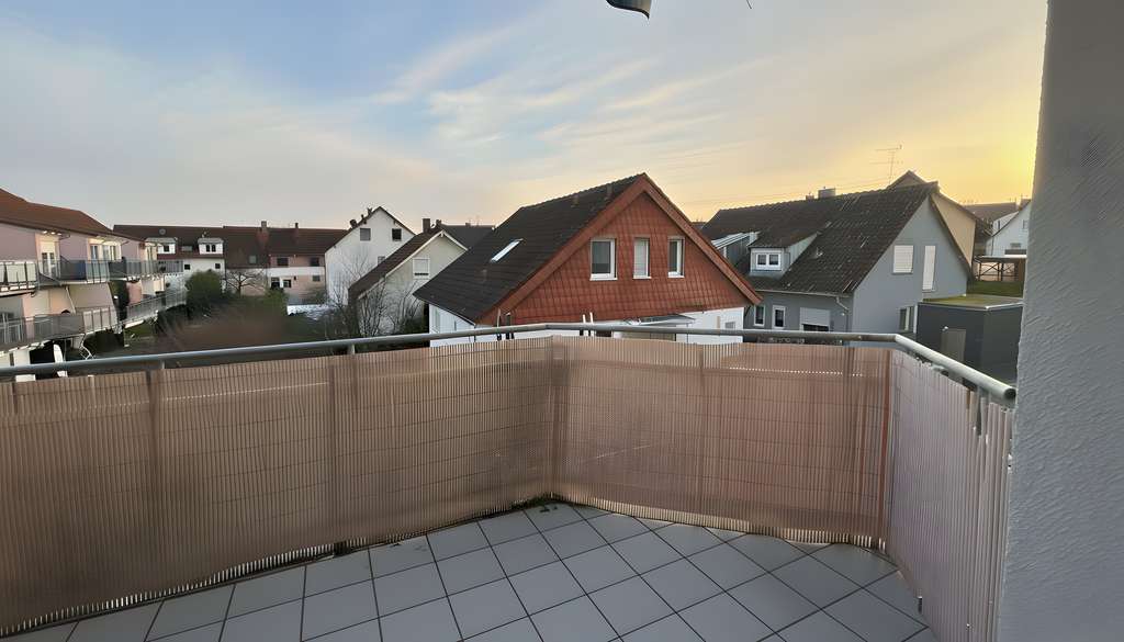 Immobilie in Brackenheim - Attraktive 3,5-Zimmer-Wohnung mit Südbalkon, Einbauküche, Garage & Stellplatz - Bild 4