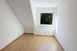 Doppelhaushälfte mit großem Wohn-/Essbereich inkl. Kamin, kl. Garten, Balkon und ausg. Dachgeschoss – Die vollständige Adresse der Immobilie erhältst du vom Anbieter., 45259 Heisingen, Essen – Vorschaubild 15