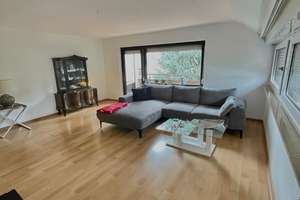 Charmante 3,5 Zimmer Dachgeschosswohnung mit Balkon und Carport in ruhiger Lage von Stuttgart Heumad – Die vollständige Adresse der Immobilie erhältst du vom Anbieter., 70619 Heumaden, Stuttgart – Vorschaubild 2