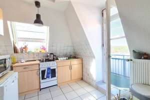 Sonnige 3-Zimmer-DG-Wohnung mit herrlichem Ausblick! – Veielbrunnenweg 26, 70372 Veielbrunnen, Stuttgart – Vorschaubild 2