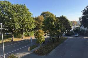 Über den Dächern von Quelle! Großzügige möblierte Dachgeschoßwohnung mit zwei Balkonen zu vermieten! – Carl-Severing-Straße 117, 33649 Brackwede, Bielefeld – Vorschaubild 2