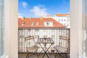 3-Zimmerwohnung in Top Lage: Stuck, Dielenboden und Balkon! Jetzt provisionsfrei und bezugsfertig! – Die vollständige Adresse der Immobilie erhältst du vom Anbieter., 10119 Prenzlauer Berg, Berlin – Vorschaubild 5