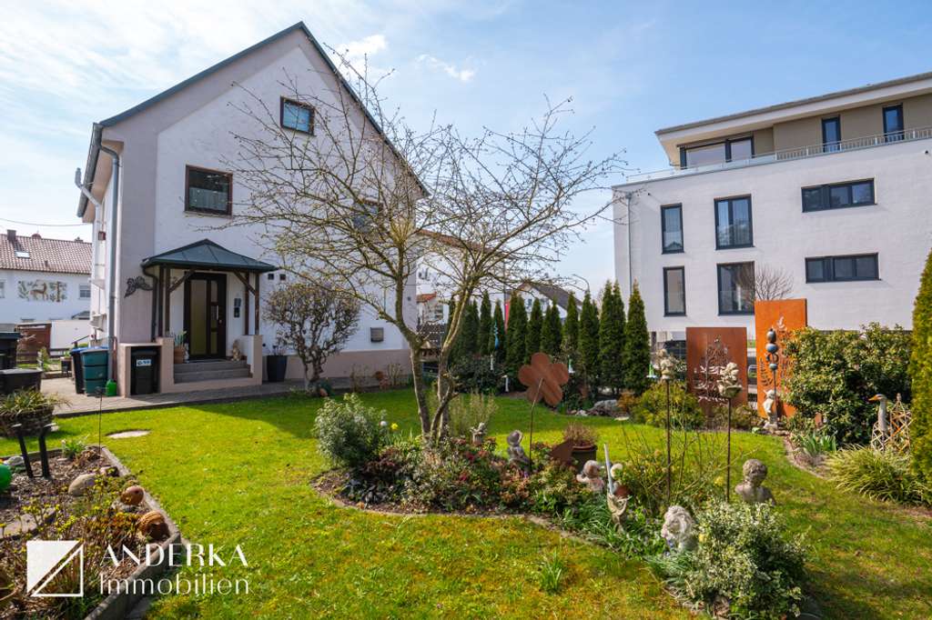 Immobilie in Pfaffenhofen an der Roth - Liebevoll gepflegtes Einfamilienhaus - mit Garten und viel Platz zum Wohlfühlen! - Bild 1