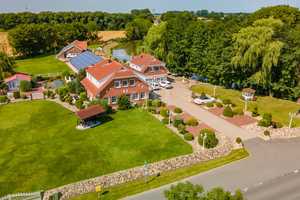Erfolgreiche Ferienwohnanlage mit 9 Wohneinheiten und Wachstumspotenzial in Nordseenähe – Friesland (Kreis) – Vorschaubild 1