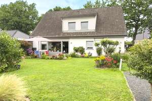 Mehrgenerationenhaus oder Kapitalanlage – Zweifamilienhaus mit vielen Möglichkeiten – Die vollständige Adresse der Immobilie erhältst du vom Anbieter., 25337 Elmshorn – Vorschaubild 2