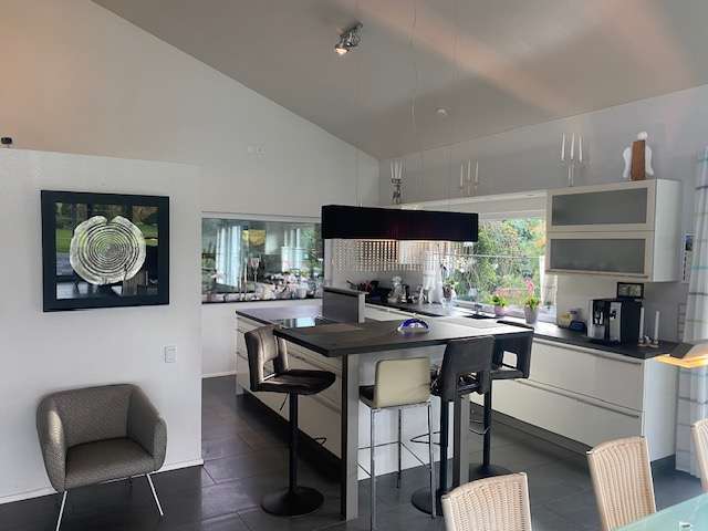 Immobilie in Pommersfelden - Exklusiver Bungalow in ruhiger Südwest-Randlage mit Fernsicht und großem Garten in Pommersfelden - Bild 3