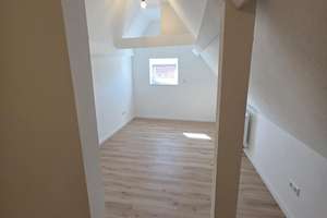 Modernisiertes Haus mit 3 Wohnbereichen, Garten, Vermietungspotenzial und optionaler Scheune – Böllatstrasse 14, 72622 Nürtingen – Vorschaubild 9