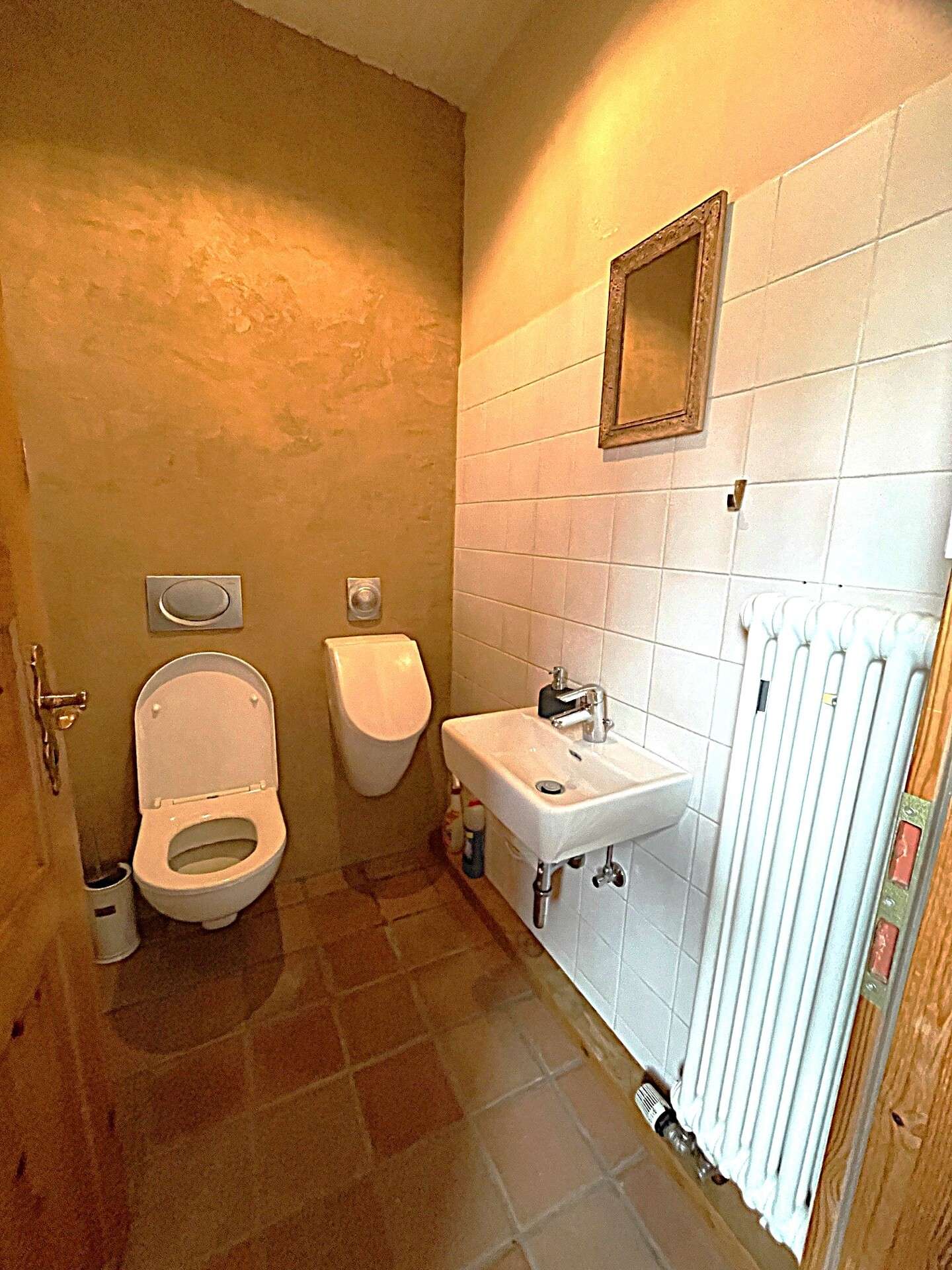 Immobilie in Üxheim - Wohnen Sie da, wo andere Urlaub machen
1 Haus und 1 Wohnung  mit Doppelgarage
stilvoll - gemütlich - Bild 11