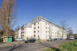 Freie Dachgeschosswohnung mit Balkon in ruhiger Lage von Berlin-Spandau