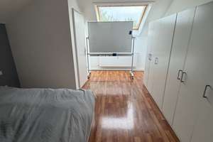 Helle 2-Zimmer Dachgeschosswohnung in Wiesbaden-Nordost – Die vollständige Adresse der Immobilie erhältst du vom Anbieter., 65195 Nordost, Wiesbaden – Vorschaubild 8
