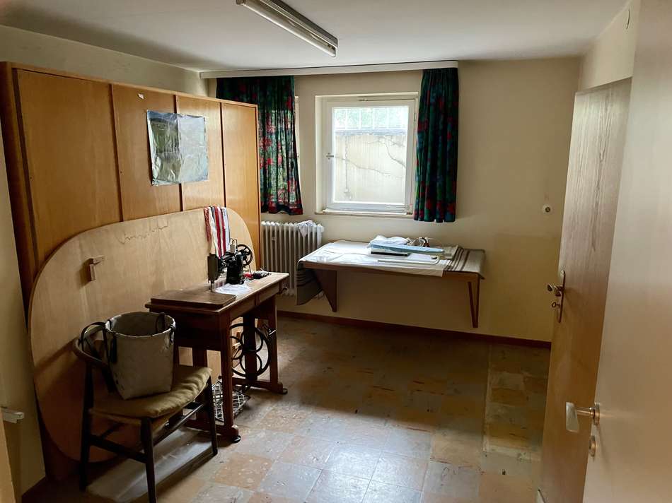 Keller