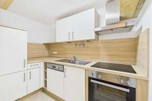 Erstbezug nach Sanierung: 2-Zimmer-Wohnung im EG in Regensburg-Westenviertel (WG geeignet) – Hochweg 13, 93049 Regensburg – Vorschaubild 2