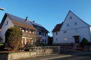 Modernes Heizkonzept mit Platz + Feldrandlage: 2 Wohnhäuser mit Gästehaus in Schotten-Burkhards – Die vollständige Adresse der Immobilie erhältst du vom Anbieter., 63679 Schotten – Vorschaubild 3