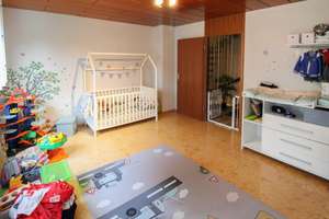 Ihr neues Familienglück: Gepflegtes Reihenmittelhaus mit Garten & Garage in Renningen – Die vollständige Adresse der Immobilie erhältst du vom Anbieter., 71272 Renningen – Vorschaubild 14