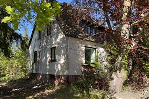 Isernhagen-Süd Älteres Einfamilienhaus (Erbbau)