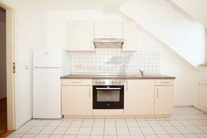 !! Wohnen am Küchwald !! Helle 2 Raum DG-Wohnung mit Einbauküche und Tageslichtbad – Dorotheenstraße 22, 9113 Schloßchemnitz, Chemnitz – Vorschaubild 2