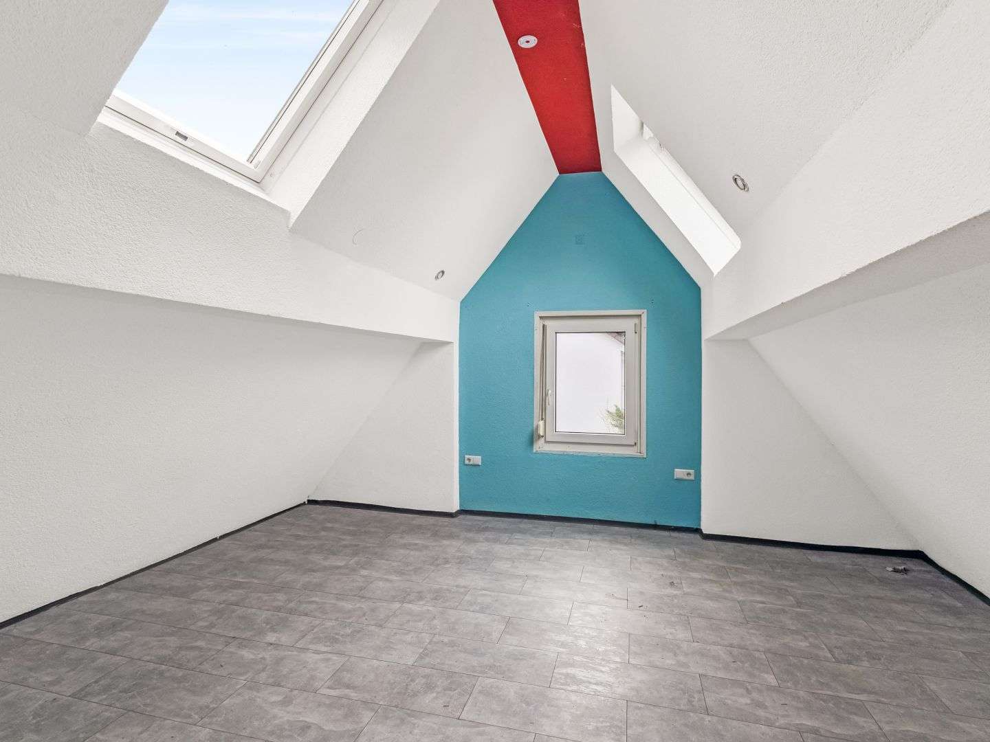 Immobilie in Weinstadt - Sehr viel Platz zum Gestalten: Zweifamilienhaus in Weinstadt - Bild 4