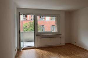 Wohnen in Mülheim – 3 Zimmer, Balkon & Einbauküche