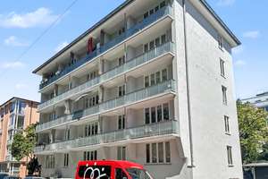Im Herzen der Maxvorstadt! Freie und gut geschnittene 2-Zi-ETW mit Südloggia und Denkmalschutz – Die vollständige Adresse der Immobilie erhältst du vom Anbieter., 80799 Am alten nördlichen Friedhof, München – Vorschaubild 2
