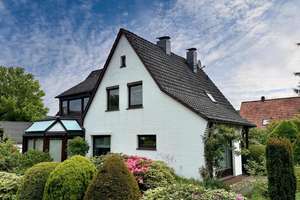 Familienidyll mit viel Platz – großzügiges Einfamilienhaus in Hude – Die vollständige Adresse der Immobilie erhältst du vom Anbieter., 27798 Hude (Oldenburg) – Vorschaubild 2