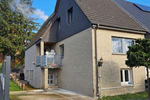 Doppelhaushälfte  mit viel Potential auf 572 m² Eigentumsgrundstück
