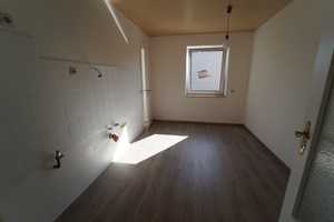 Ansprechende 4-Zimmer-Wohnung mit Balkon in Nürnberg Johannis neu renoviert – Kirschgartenstraße 81, 90419 Nürnberg – Vorschaubild 6