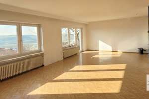 Doppelhaushälfte mit Weitblick in unverbaubarer Aussichtslage am Turmberg! – Die vollständige Adresse der Immobilie erhältst du vom Anbieter., 97922 Lauda-Königshofen – Vorschaubild 3