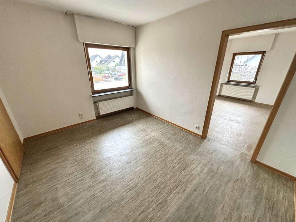 Immobilie in Ransbach-Baumbach - Großzügiges Einfamilienhaus mit großem Potenzial in ansprechender Lage - Bild 4