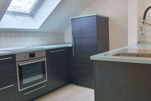 Schickes Dachgeschoss - 2 Zimmer, Bad und Einbauküche – Oberdörnen 9, 42283 Barmen, Wuppertal – Vorschaubild 3