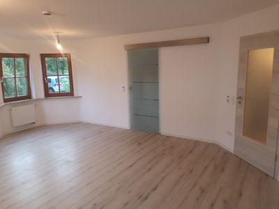 Charmante 3-Zimmer-Wohnung mit Balkon, Einbauküche, Klimaanlage und Garage in Öhringen