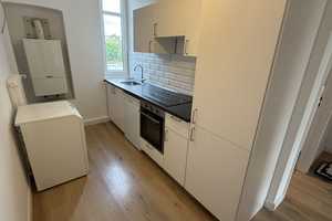 Sanierte 2-Raum-Wohnung mit Einbauküche in Essen – Rellinghauser Straße 284, 45136 Essen – Vorschaubild 1