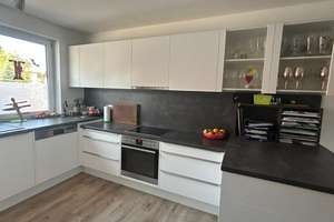 CHARMANTE Doppelhaushälfte mit WOHLFÜHLcharakter! Ideal für Familien oder Paare! Pelletheizung! – St.-Antonius-Straße 12 a, 86860 Jengen – Vorschaubild 11