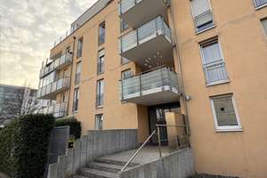 Moderne helle 1,5 - Zimmer Wohnung mit Balkon und herrlicher Aussicht zentral in Freiburg-Rieselfeld – 79111 Rieselfeld, Freiburg im Breisgau – Vorschaubild 2