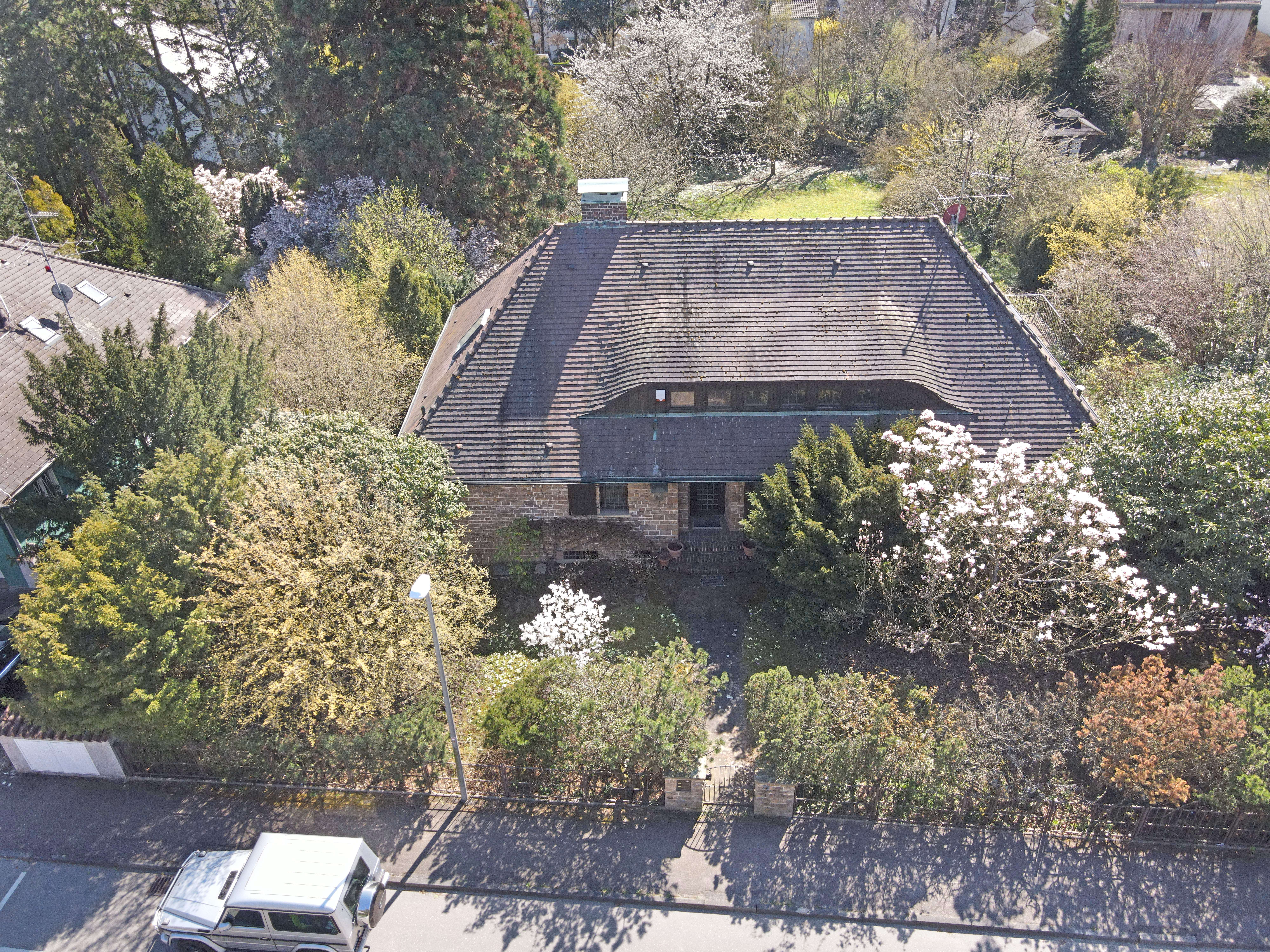 Wunderschöne Villa mit ca. 2.352 m² Traumgrundstück, Schwimmhalle in bester Lage von S-Frauenkopf, Stuttgart – Bild 4