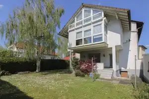 Großzügig. Vielseitig. Familienfreundlich – Ihr 2-Familienhaus mit Entwicklungspotenzial – Main-Kinzig-Kreis – Vorschaubild 2