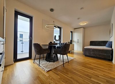 WE3.2 | Möbliertes Apartment mit EBK und Süd-West-Loggia in Regensburg-Ost. Frei ab sofort.