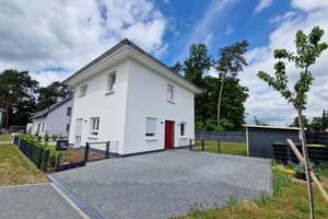 Modernes Haus zur Miete mit Photovoltaik: niedrige Energiekosten in Berlin- Nähe