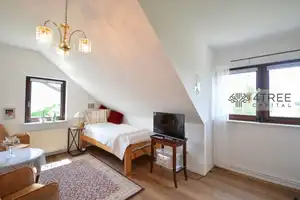 EINFAMILIENHAUS-ENSEMBLE AUF EINEM PARKÄHNLICHEN GRUNDSTÜCK MIT MASSIVEM GARTENHAUS – Segeberg (Kreis) – Vorschaubild 22