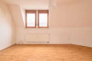 Altbaujuwel mit Balkon 4 Zimmer im Herzen von Bad Cannstatt – Die vollständige Adresse der Immobilie erhältst du vom Anbieter., 70376 Oberer Schlossgarten, Stuttgart – Vorschaubild 9