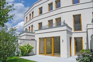 "Le Flair" in Düsseldorf-Pempelfort, großzügiges modernes Townhouse mit Parkett und kleinem Garten.