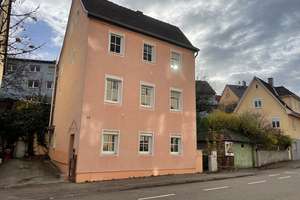 Freistehendes Dreifamilienhaus mit Garten im Herzen von Ludwigsburg – Die vollständige Adresse der Immobilie erhältst du vom Anbieter., 71634 Mitte, Ludwigsburg – Vorschaubild 1