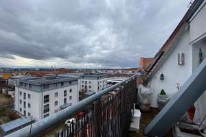 Maisonette mit Sonnenbalkon unterm Dach: zwei Ebenen, eine Wendeltreppe, Blick über die Südstadt – Die vollständige Adresse der Immobilie erhältst du vom Anbieter., 90763 Südstadt Industriegebiet, Fürth – Vorschaubild 4
