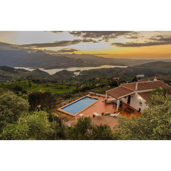 Haus in El Gastor mit herrlicher Aussicht und Pool